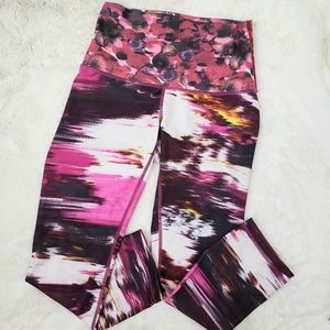 lululemon wunder under wind berry rumble crop